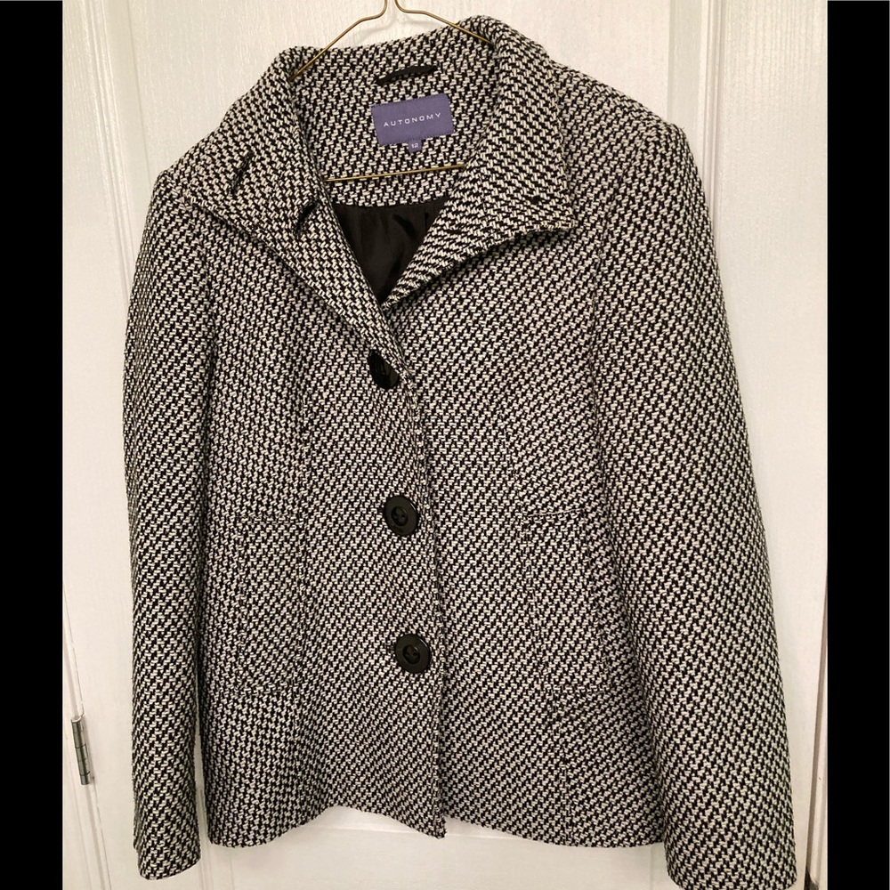 Autonomy Ladies Wool Blend Tweed Jacket With Oversized Buttons Size 12